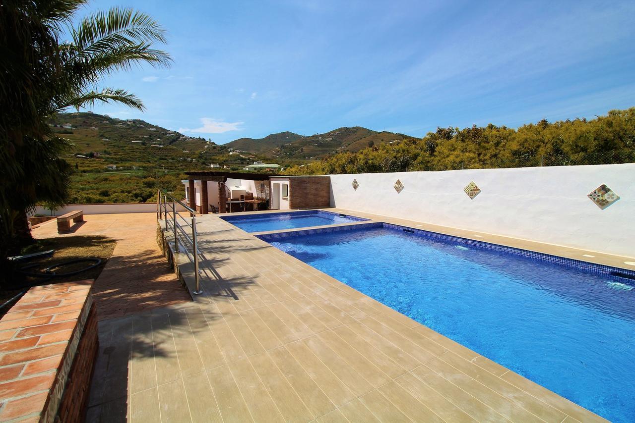 Villa El Crucero With Pool And Jacuzzi Spainsunrentals 1035 Nerja Exterior photo